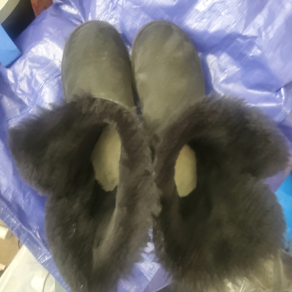 Uggs Bailey Button - Picture 4 of 8